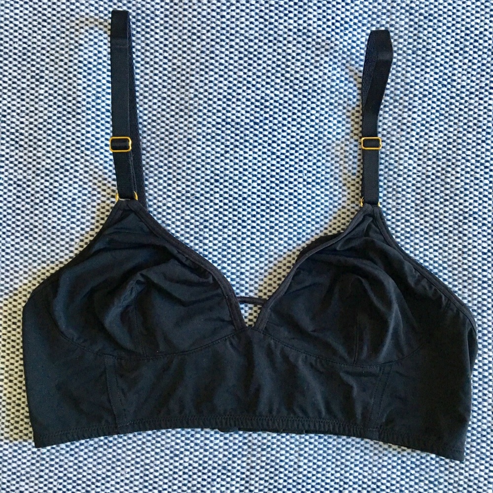 Lively Bralette S “Long Lined Bralette” black bra